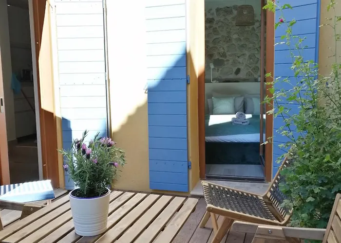Zofia Appartements - Appartement Avec Cour Privee #1